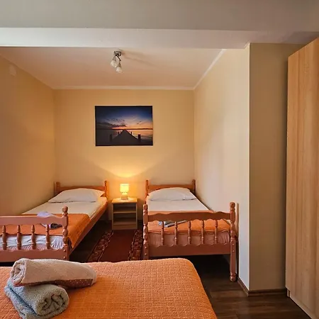 Petra 3*