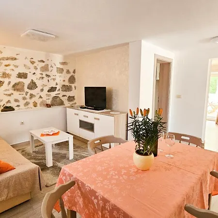 Petra Pensiune Vrh (Krk)