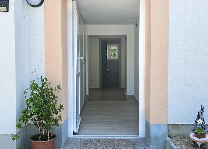Πανσιόν Petra Vrh (Krk)
